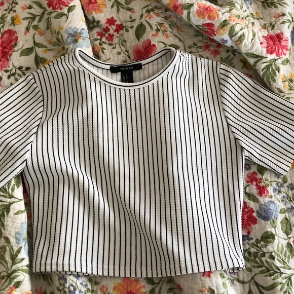 Forever 21 striped crop top - Picture 2 of 2